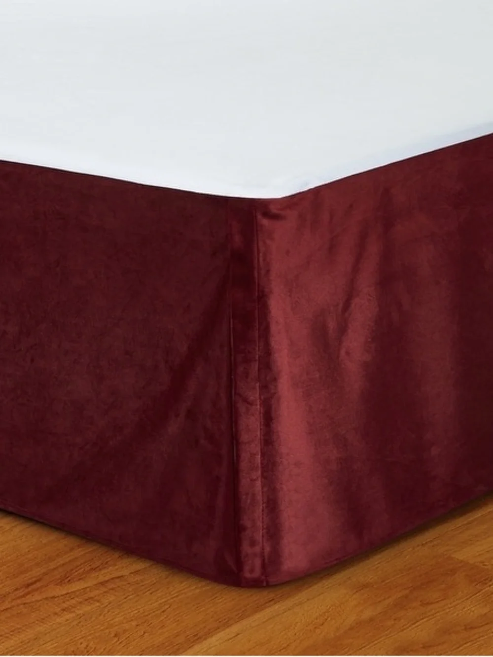 Five Queens Court Bordeaux Queen 4 Piece Comforter Set NEW